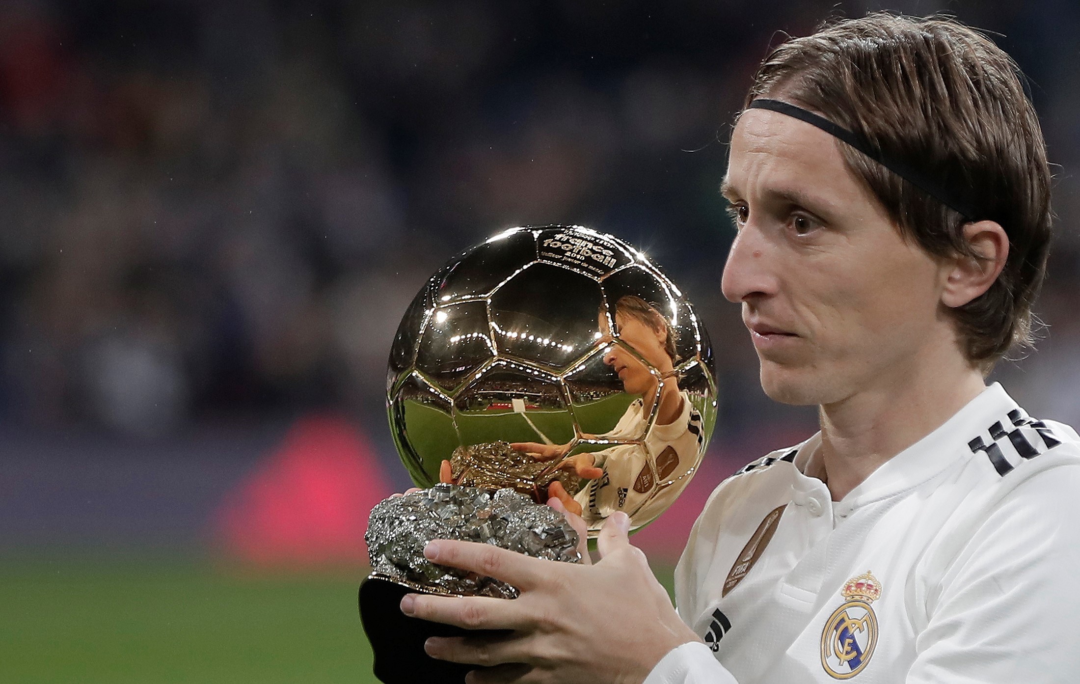 切尔西后腰身体素质远超德罗巴，穆里尼奥夸他一天能踢两场英超